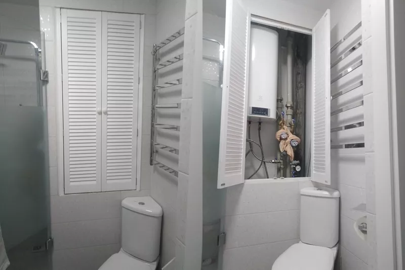 шкаф в туалет с закрытием стояковых труб и котла  5