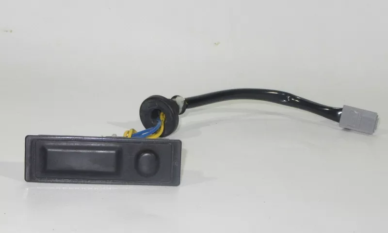 Кнопка відкриття кришки багажника Nissan Leaf ZE0,  AZE0 25380-3NA0A 2