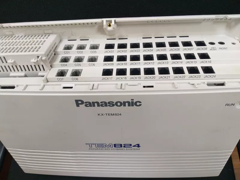 Panasonic KX-TEM824UA,  аналогова АТС,  конфігурація: 8 зовнішніх /24 внутрішніх портів