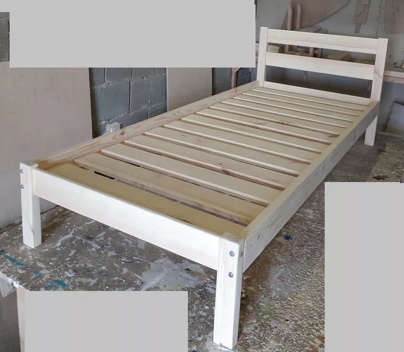 Односпальная деревянная кровать 2