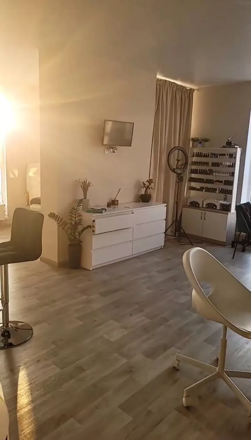 Майстер манікюру та педикюру в KUL_BEAUTY_STUDIO 2