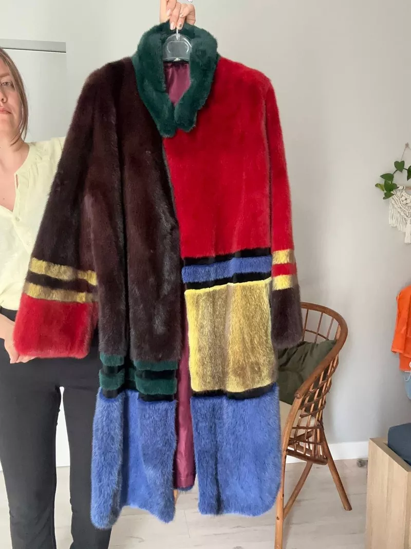 Продается шуба с натурального меха норка стиль  Fendi ,  Oversize