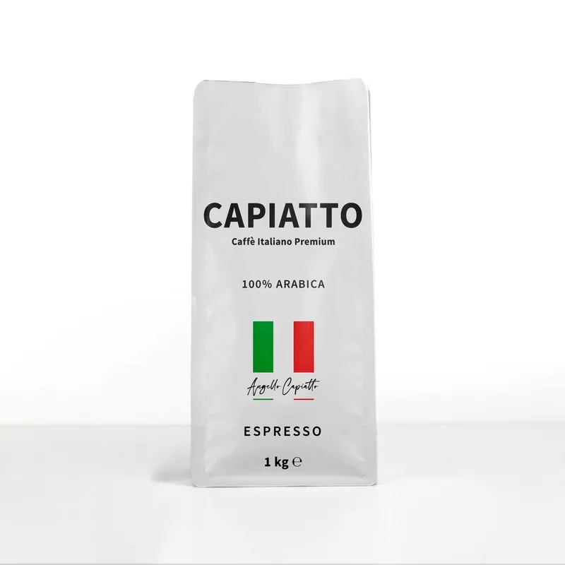 Кава в зернах для продажу в магазині 2