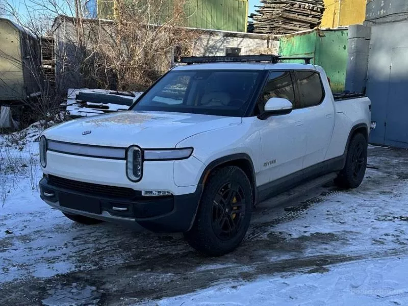 Силова кришка для кузова пікапа Rivian R1T – захист,  стиль та функціон 5