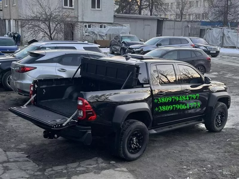 Силова кришка кузова пікапа Toyota Hilux GR Sport – максимальний захис 6