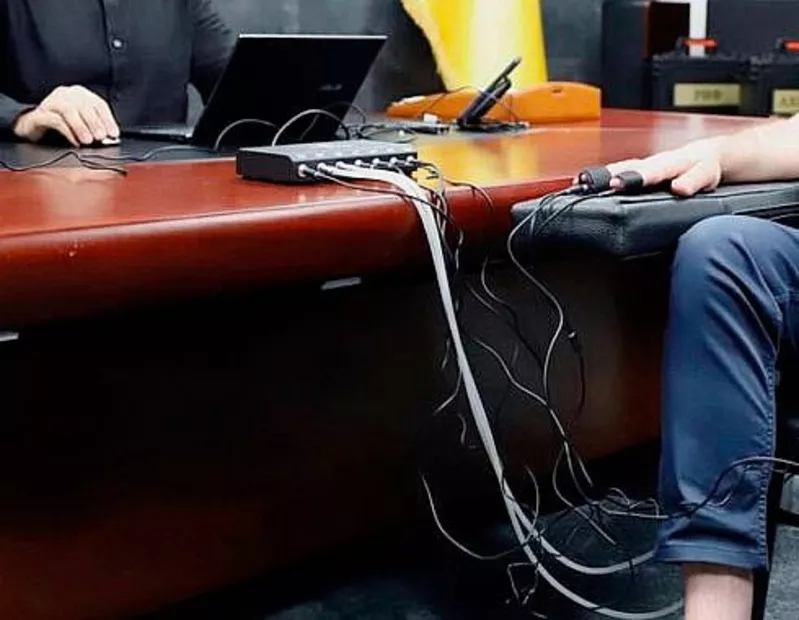 Расследование кражи при помощи детектора лжи