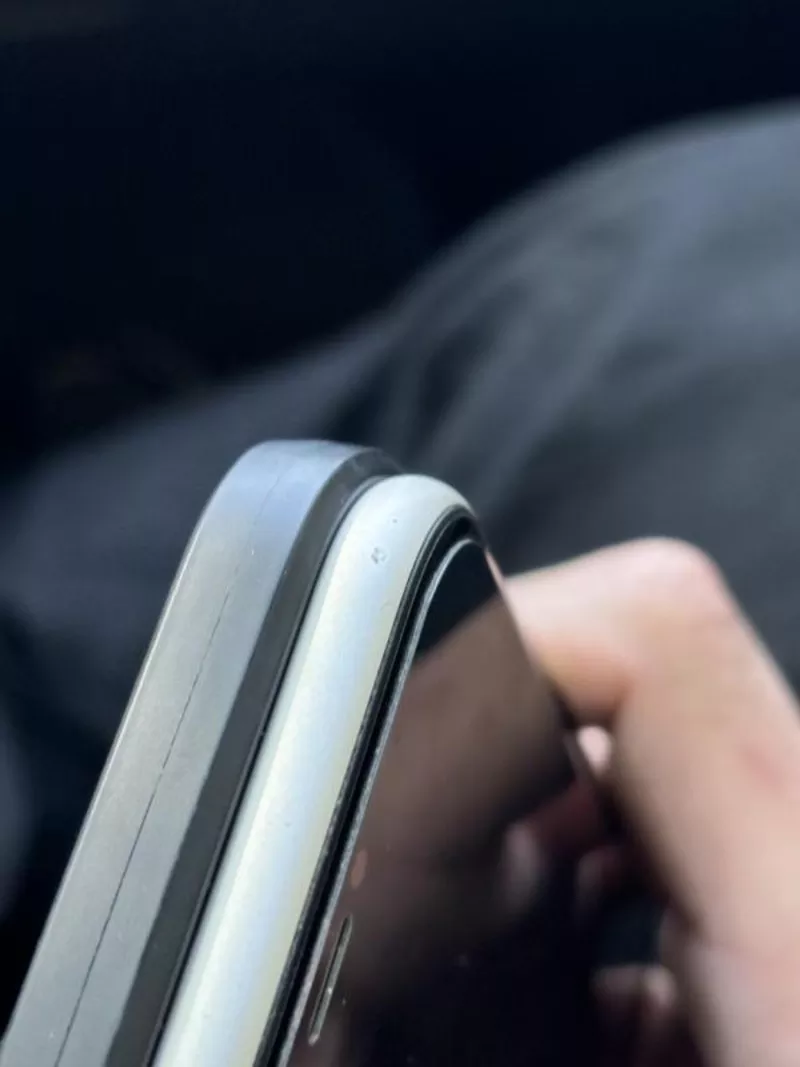 Продам iPhone 11 64GB у гарному стані — лише 7000 грн 2