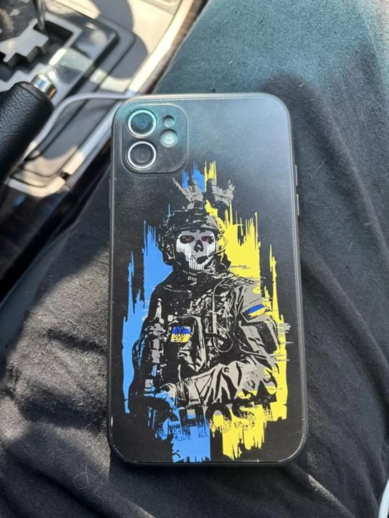 Продам iPhone 11 64GB у гарному стані — лише 7000 грн 4