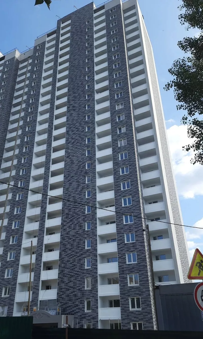 Продам 3к 93м,  Коноплянська 22б ЖК 