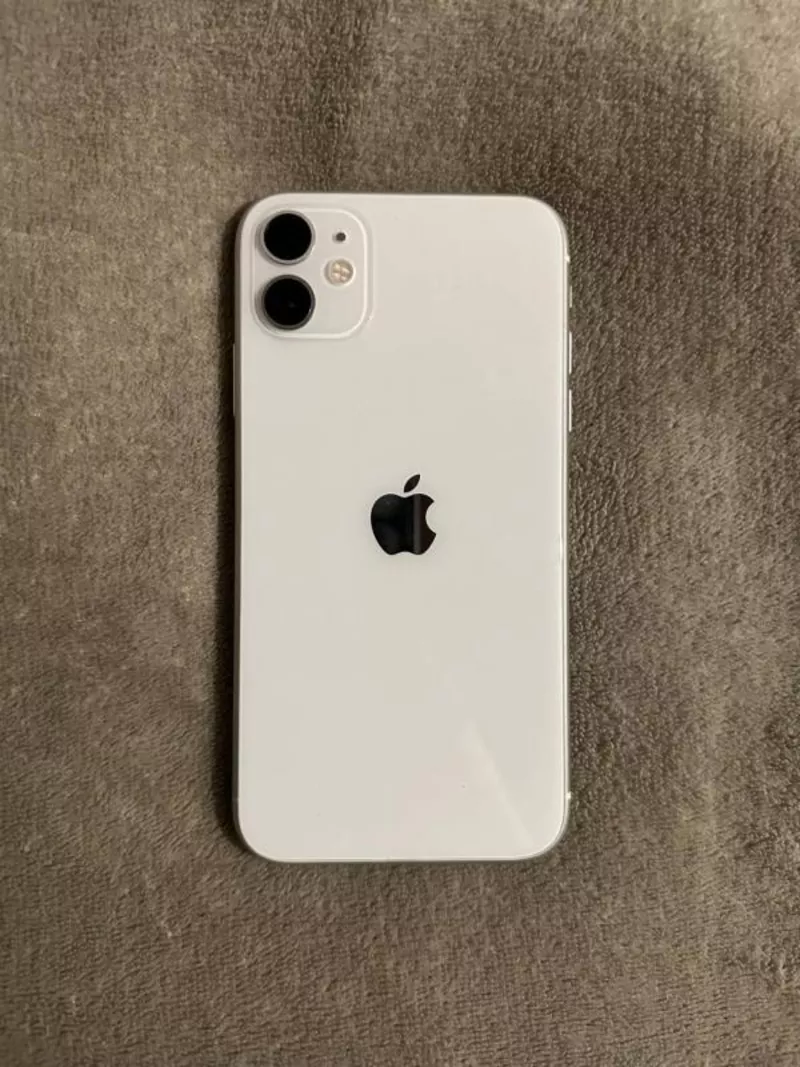Продам iPhone 11 64GB у відмінному стані за вигідною ціною