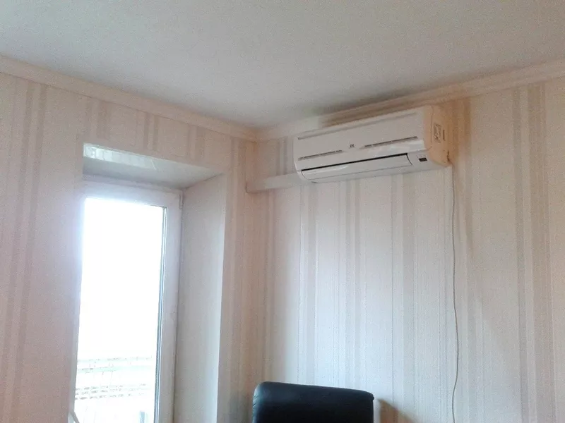 Поклейка шпалер Борщагівка Святошин Виноградар 