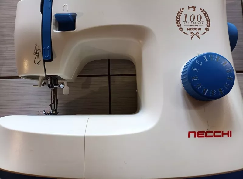 Продам швейну машинку і оверлок  4