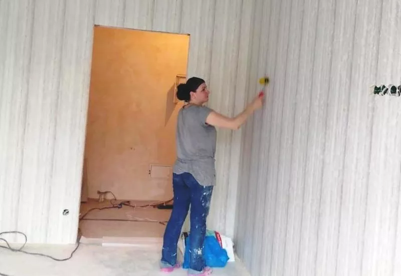 Поклейка обоев Маляр Киев