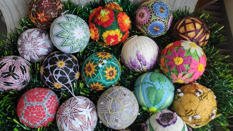 Темарі Київ,  кульки темарі Київ,  набори темарі Київ,  новорічний декор 