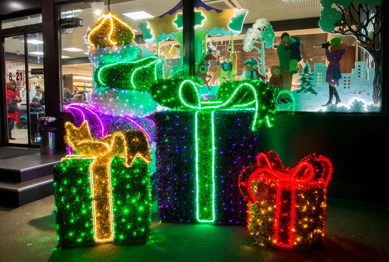 Монтаж демонтаж та продаж новорічних гірлянд 3