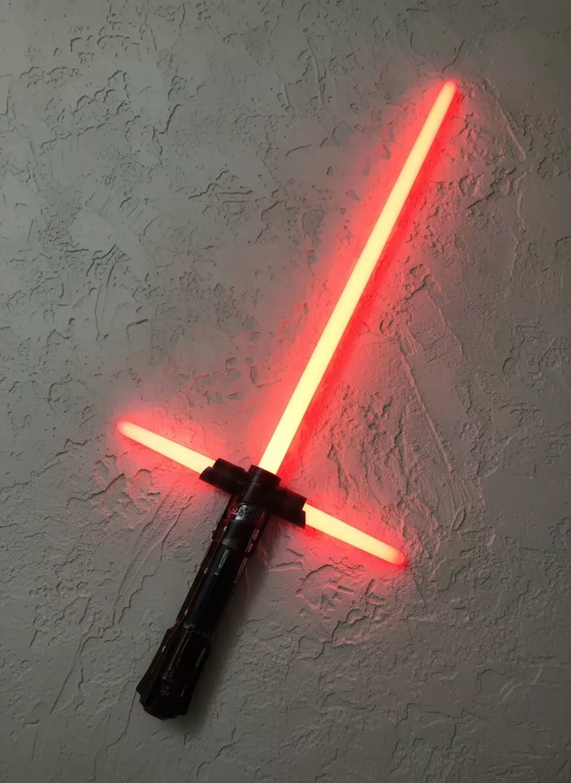 Световой меч Кайло Рена из Звездных войн — Эксклюзивный Disney