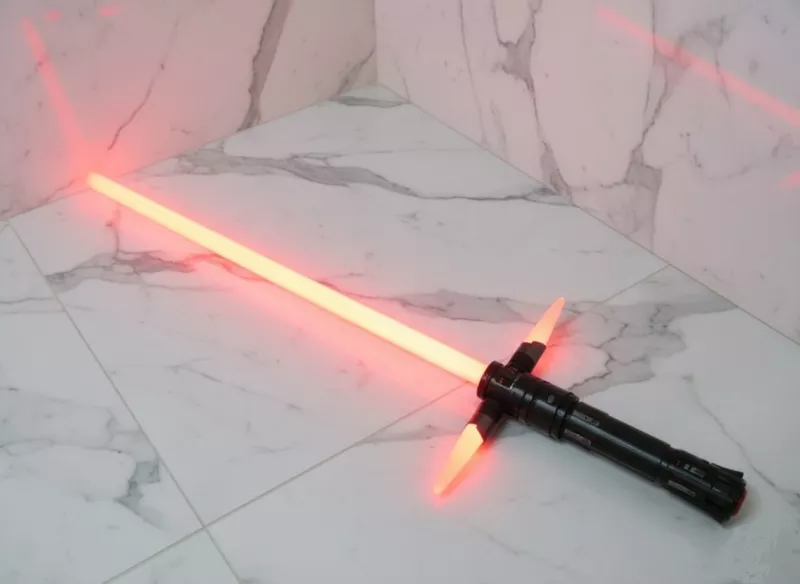 Световой меч Кайло Рена из Звездных войн — Эксклюзивный Disney 5