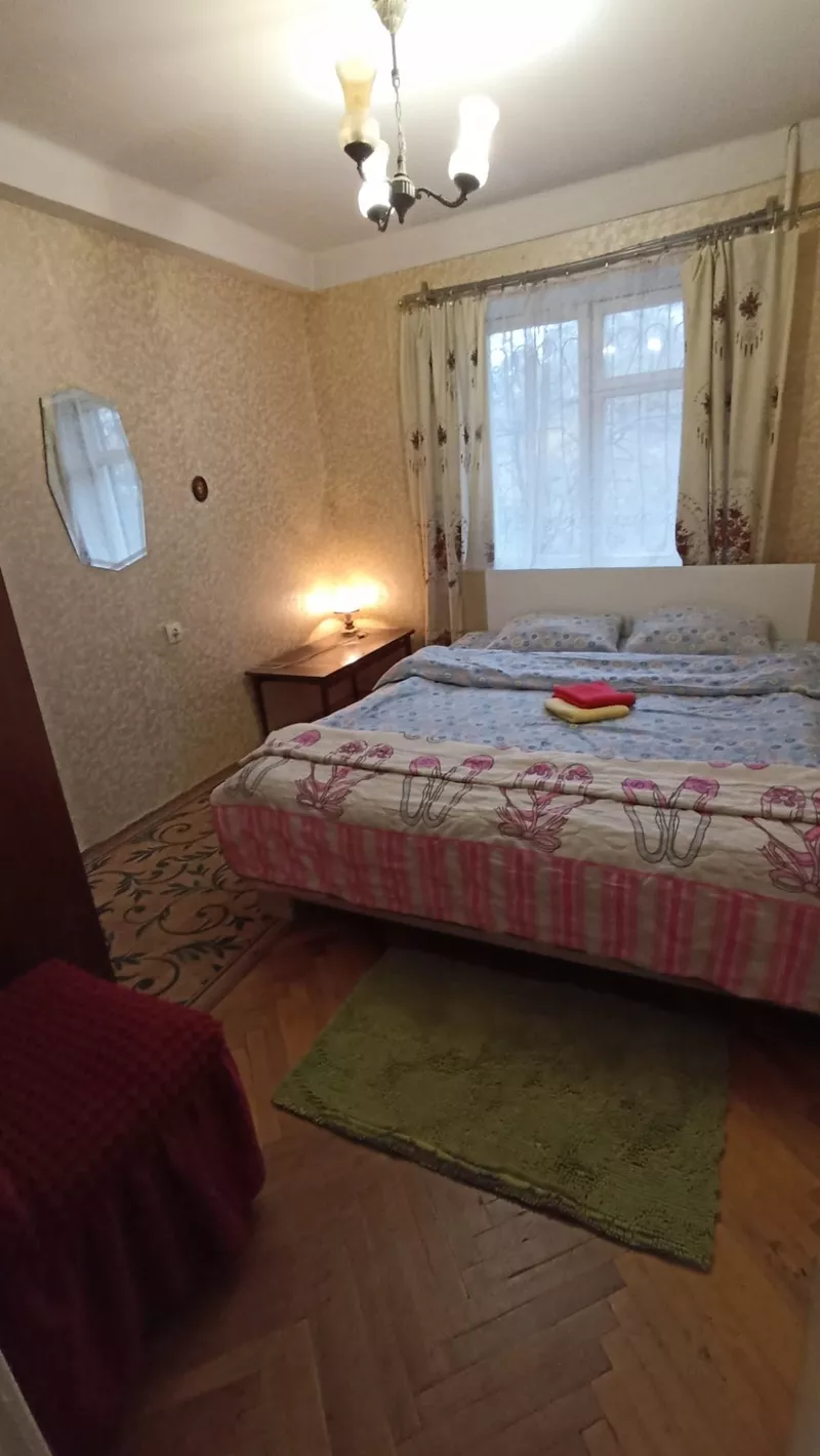 Посуточно. Киев. ул. Плеханова 4, .Метро Левобережная пешком 5 минут 9