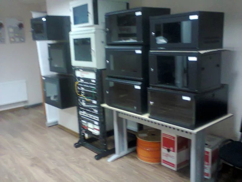 Пасивне мережеве обладнання: кабелі, патч-панелі, шафи, стійки та комп 2