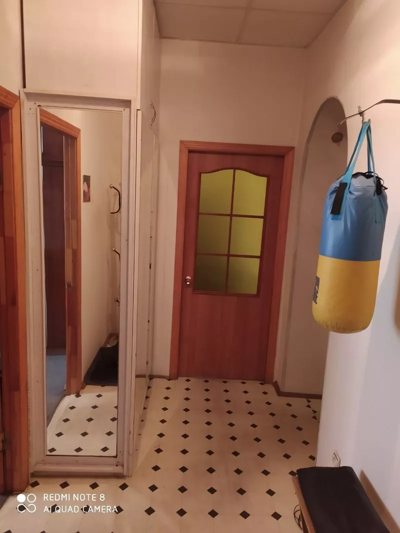 Продам 3 кімнатну квартиру в Киеві біля метро Святошино. 2