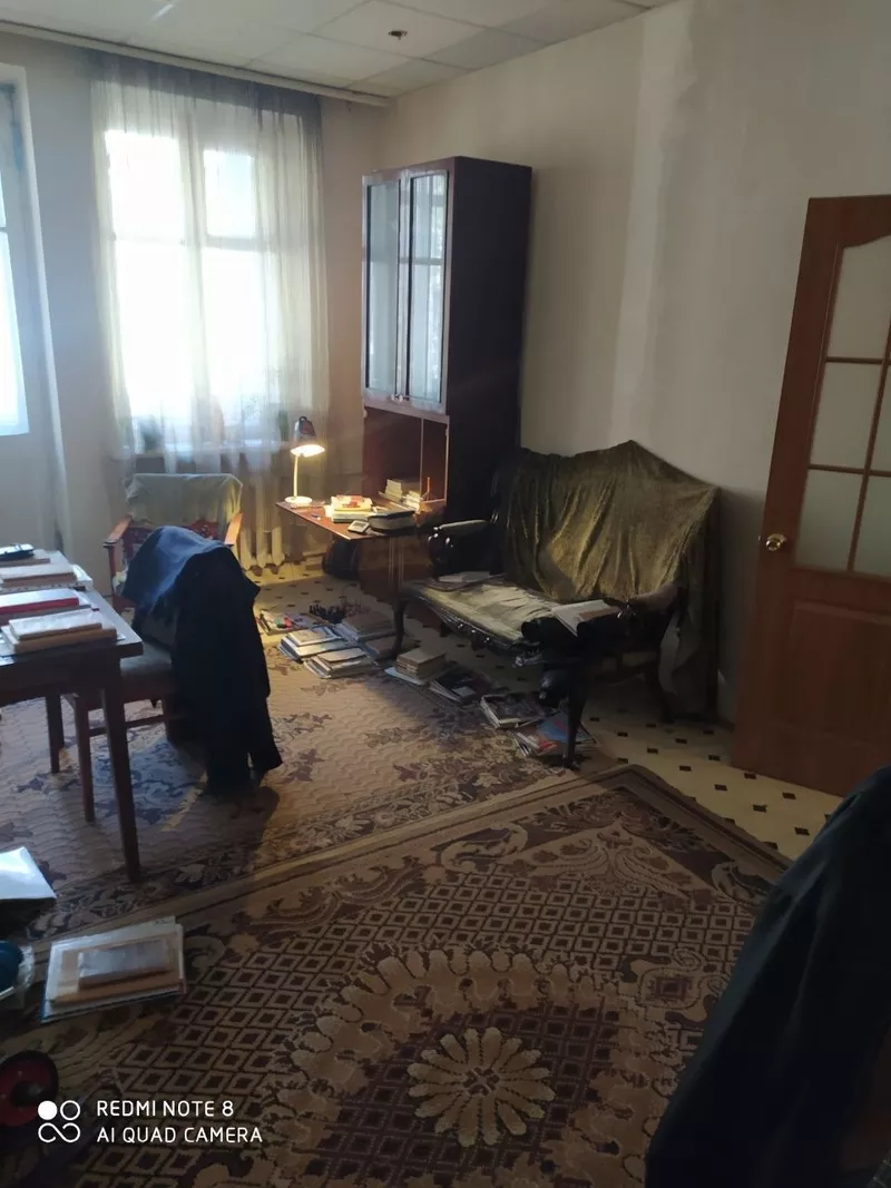 Продам 3 кімнатну квартиру в Киеві біля метро Святошино. 3