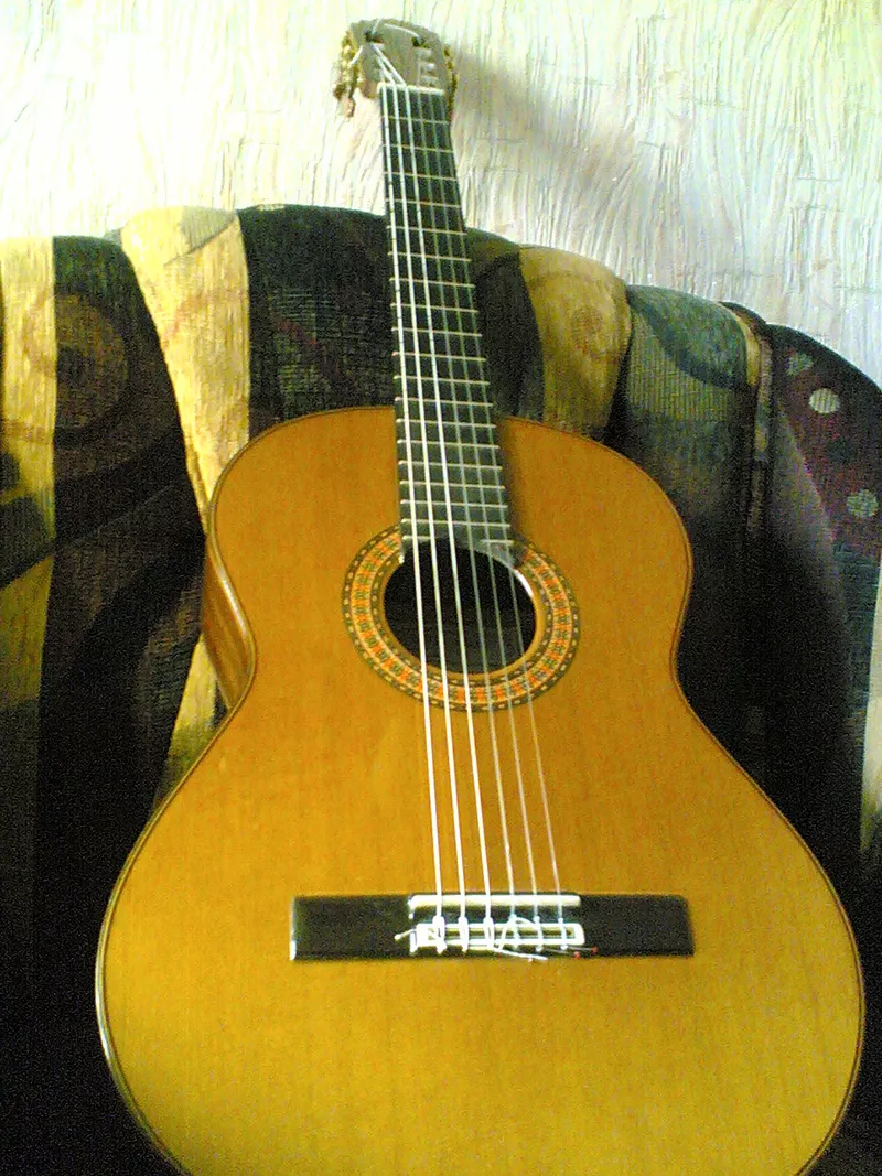 продаю классическую гитару Manuel Rodriguez, model D(cedar) 4