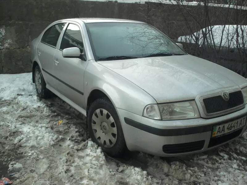 Продам  SKODA OCTAVIA TOUR,   2005 г.в. 1.6 i  Пробег  82 тыс.км -реаль