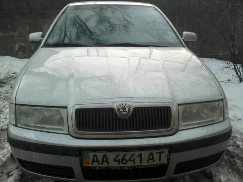 Продам  SKODA OCTAVIA TOUR,   2005 г.в. 1.6 i  Пробег  82 тыс.км -реаль 2